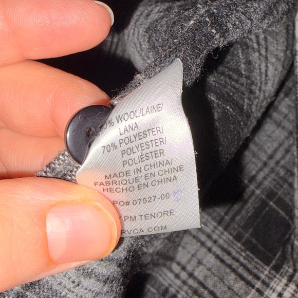 NWOT - RVCA Button down Shirt - Picture 4 of 5